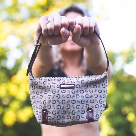 GUESS Monogram Purse - Picture 1 of 2